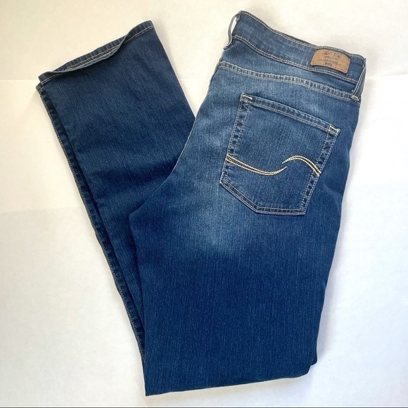 Signature by Levi Strauss & Co. Gold Totally Shaping Straight Leg Jeans 18L - Picture 2 of 9